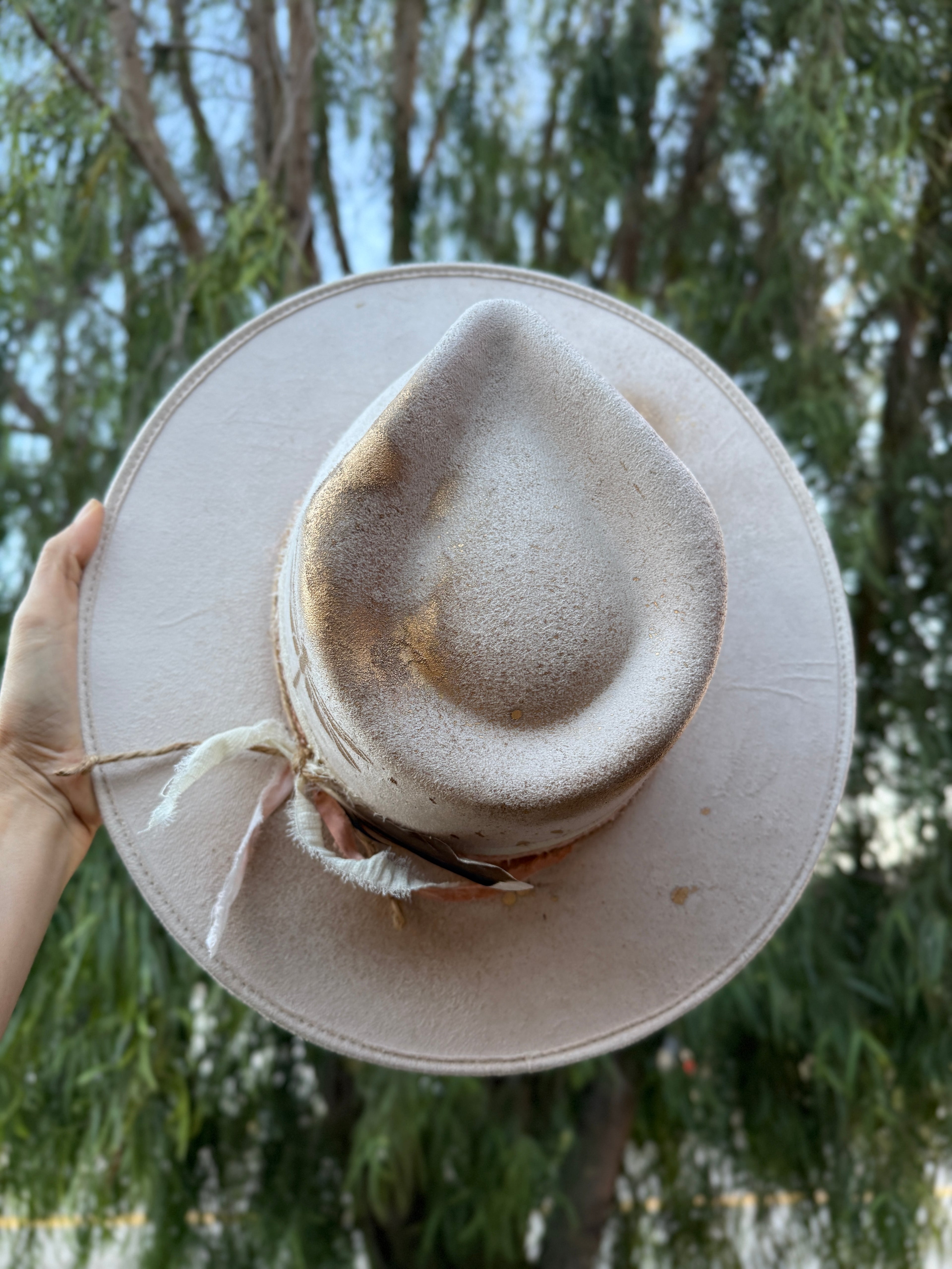 Dragonfly hat/ Ivory/ White