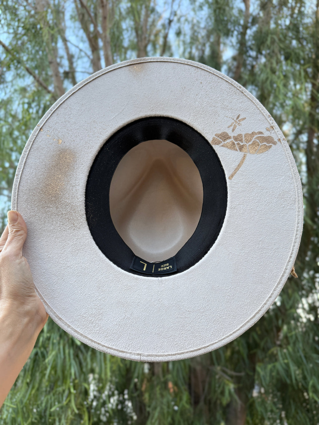 Dragonfly hat/ Ivory/ White