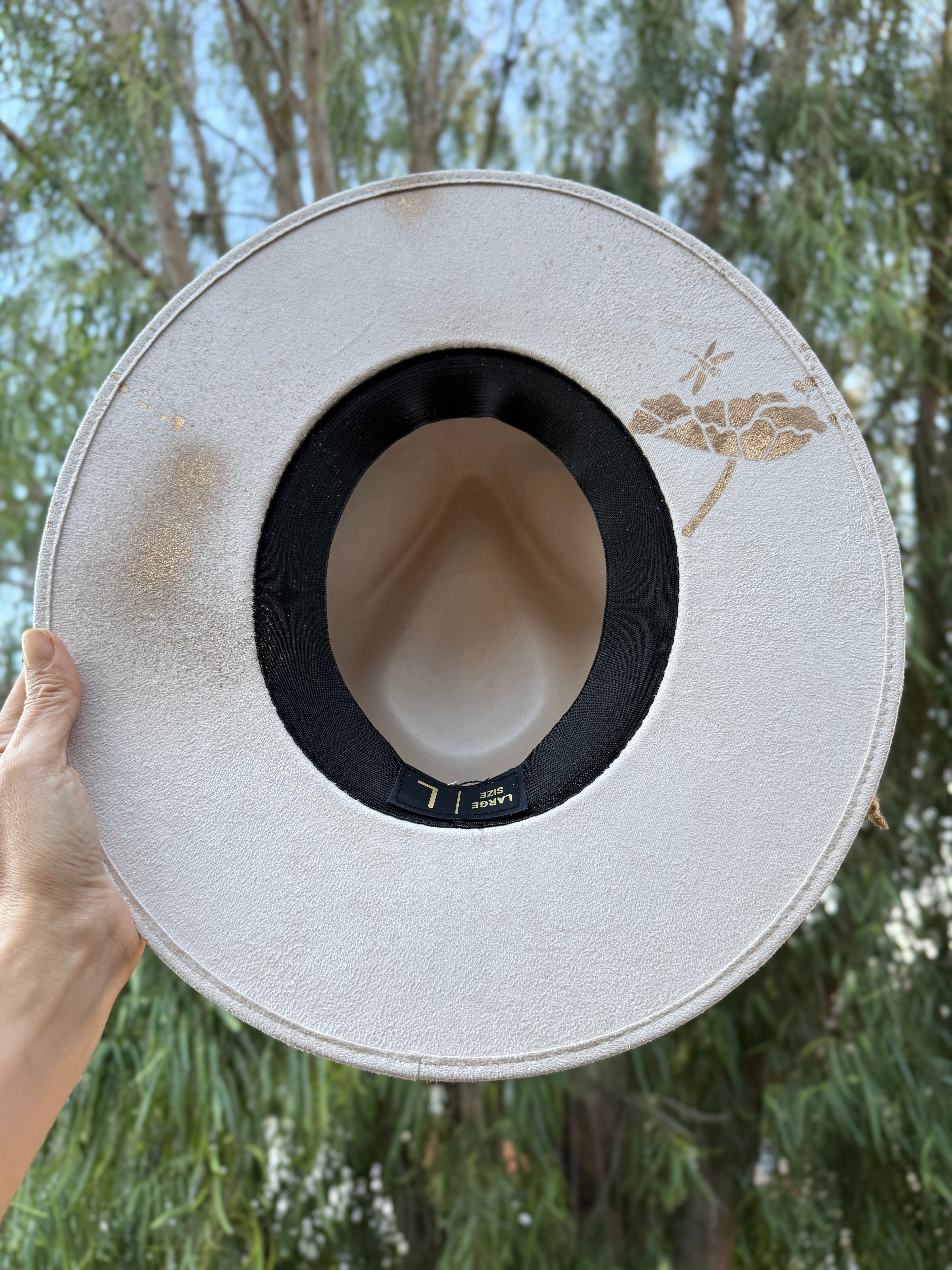 Dragonfly hat/ Ivory/ White