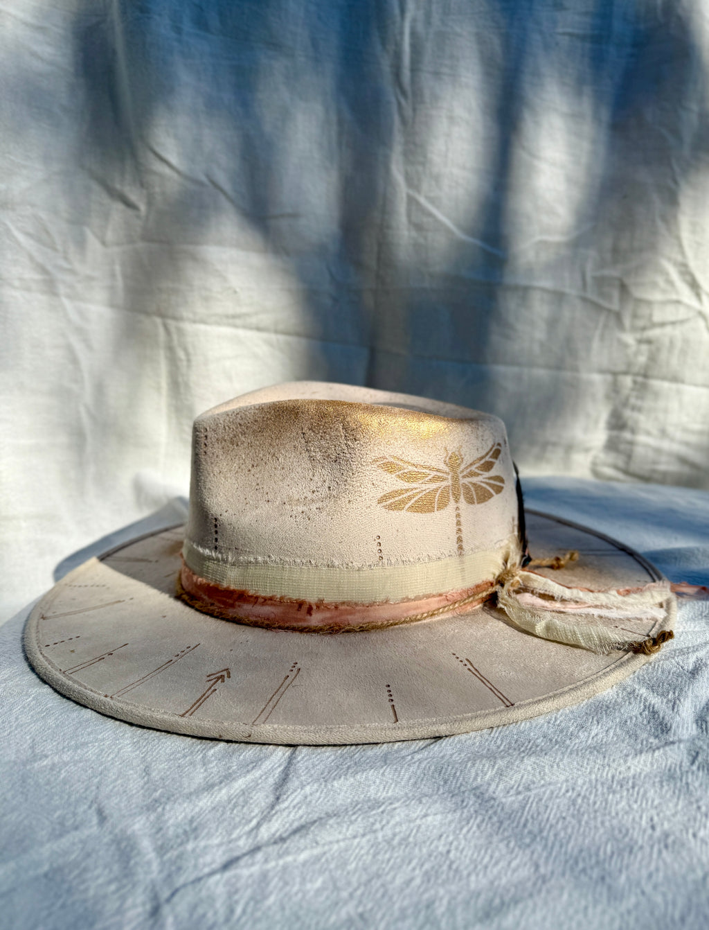 Dragonfly hat/ Ivory/ White