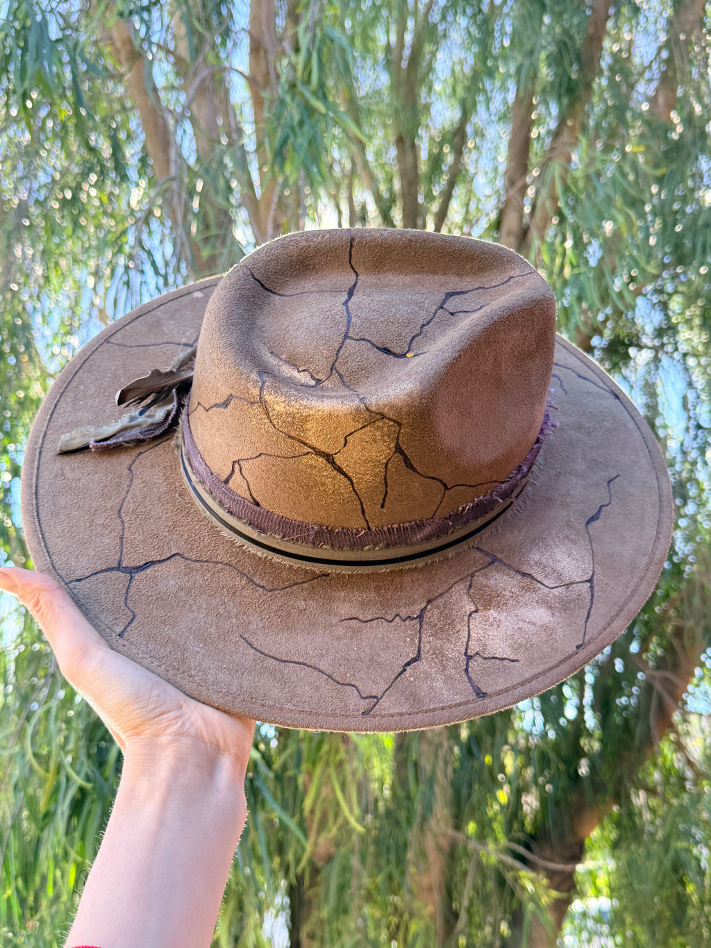 Desert Explorer/ Mocha/Gold