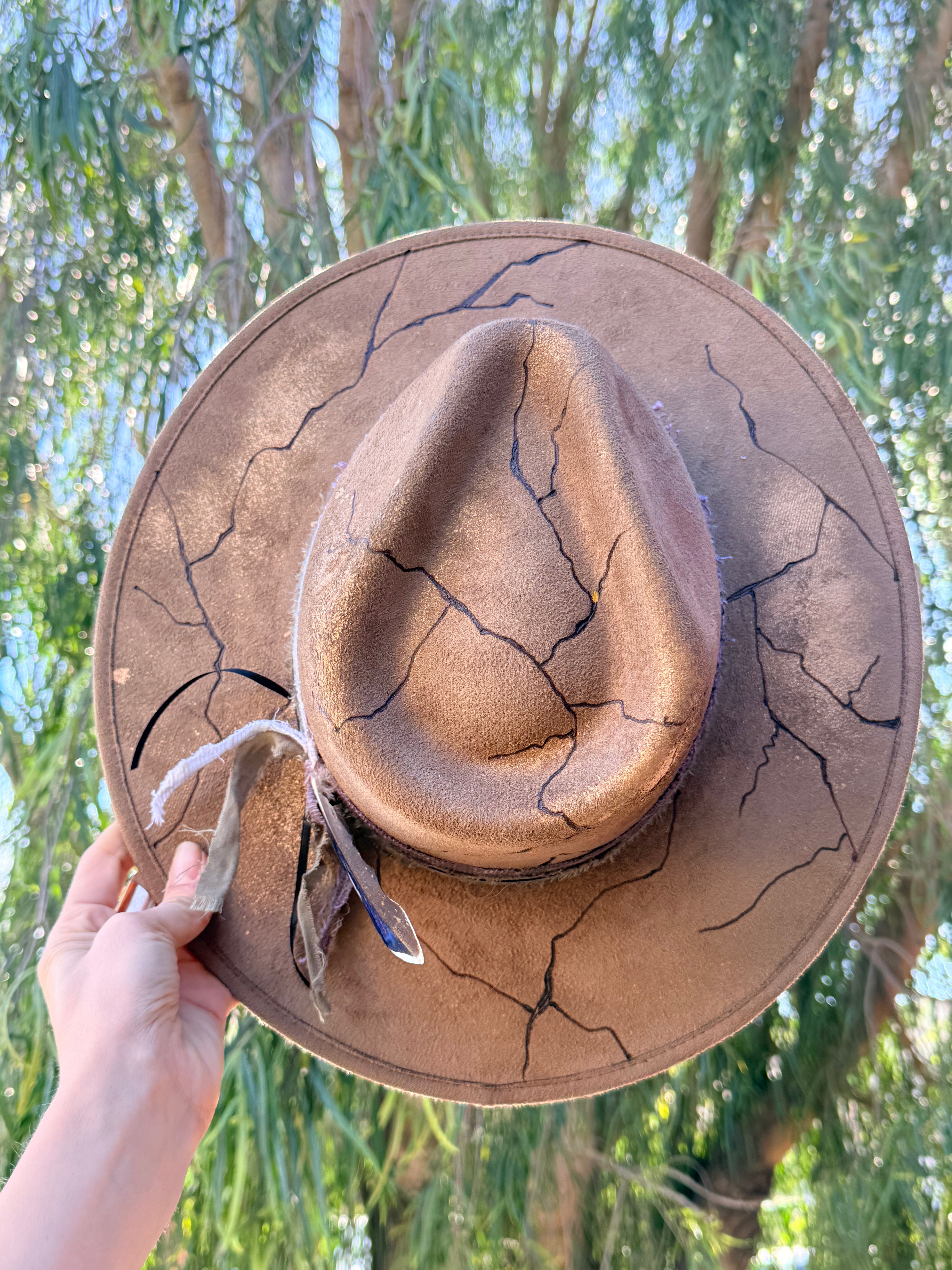 Desert Explorer/ Mocha/Gold