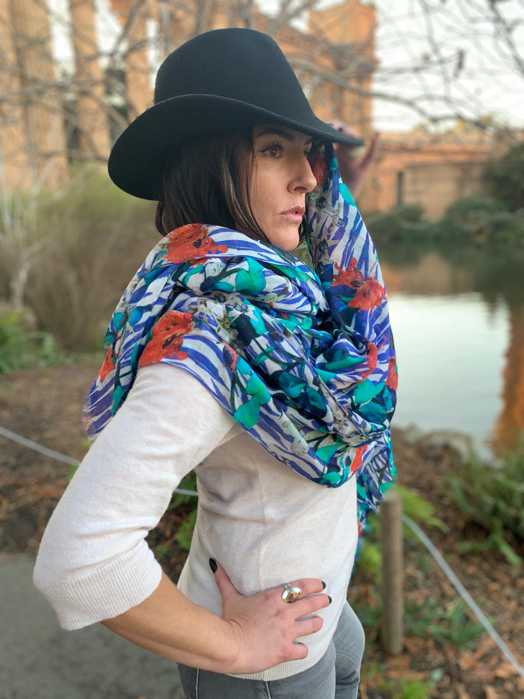 JUNGLE BLUES SCARF