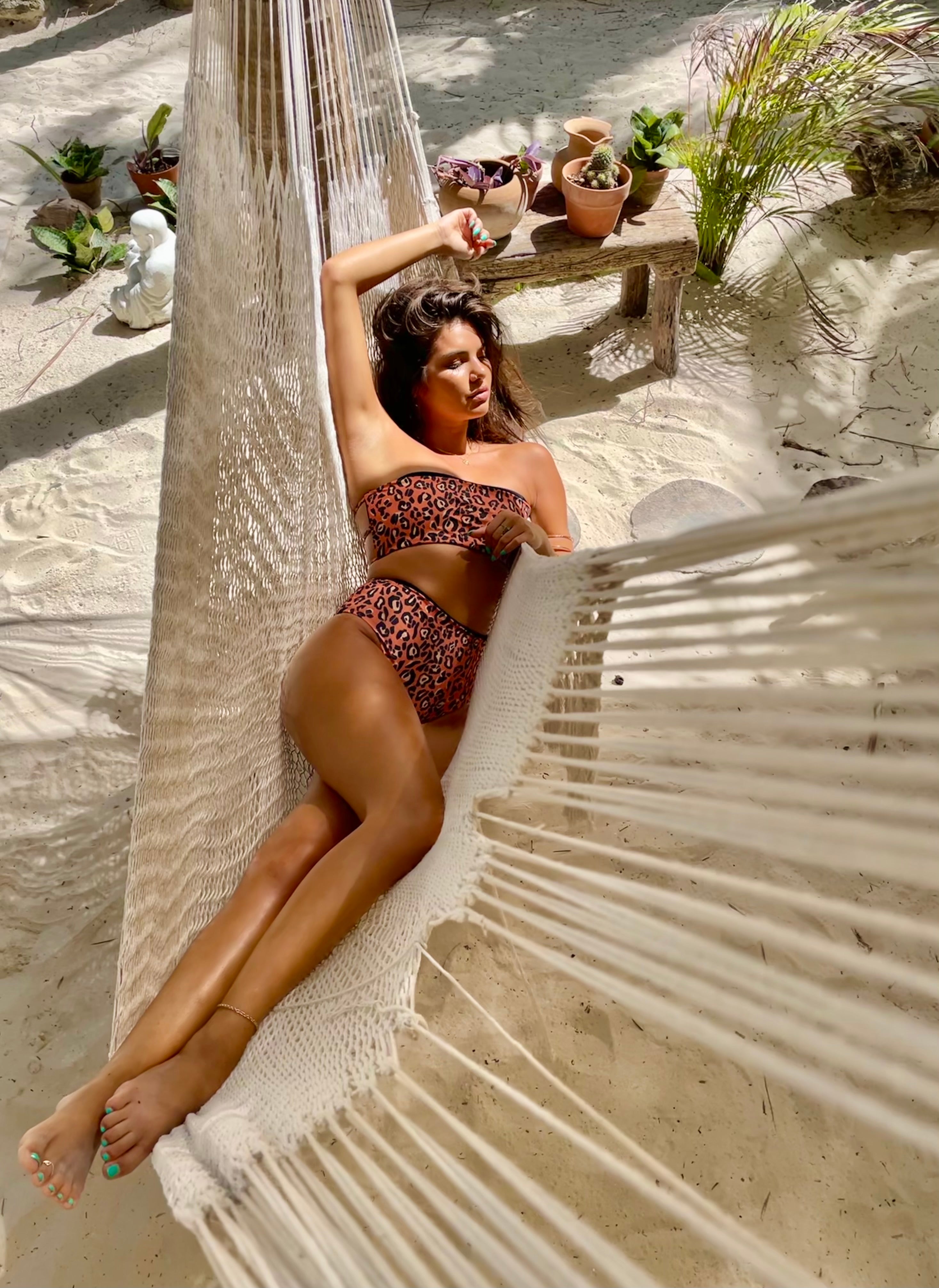 AKUMAL reversible tube top