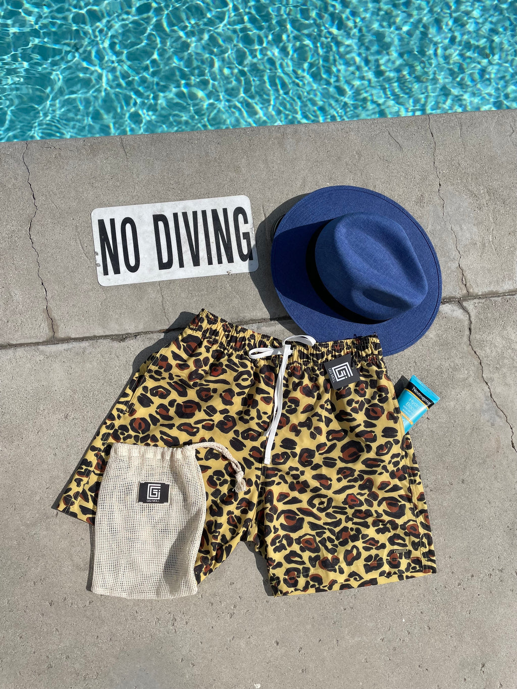 Jaguar squeeze swim trunks