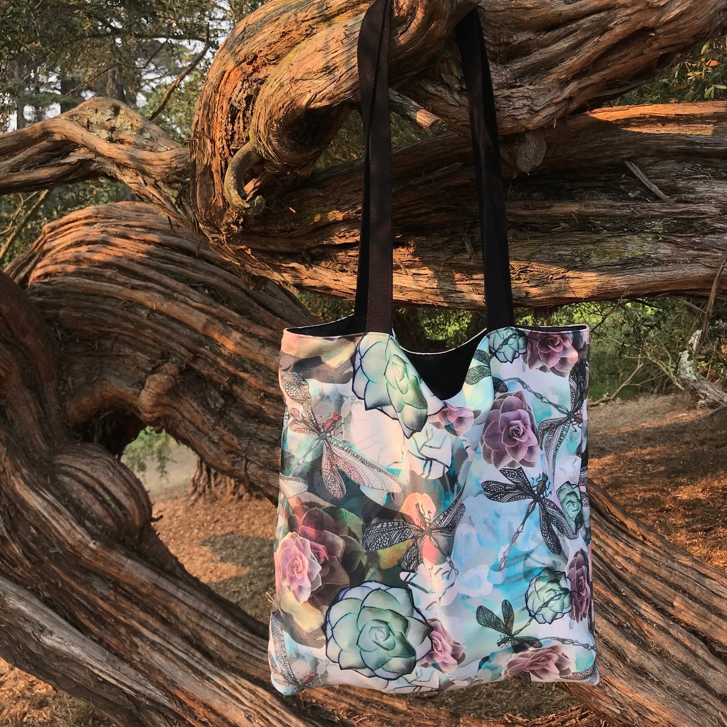 DRAGONFLY DANCE TOTE
